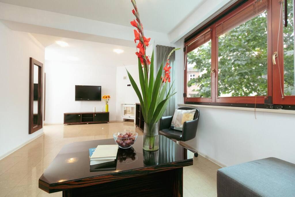 Apartment In The Heart Of Warsaw! 외부 사진