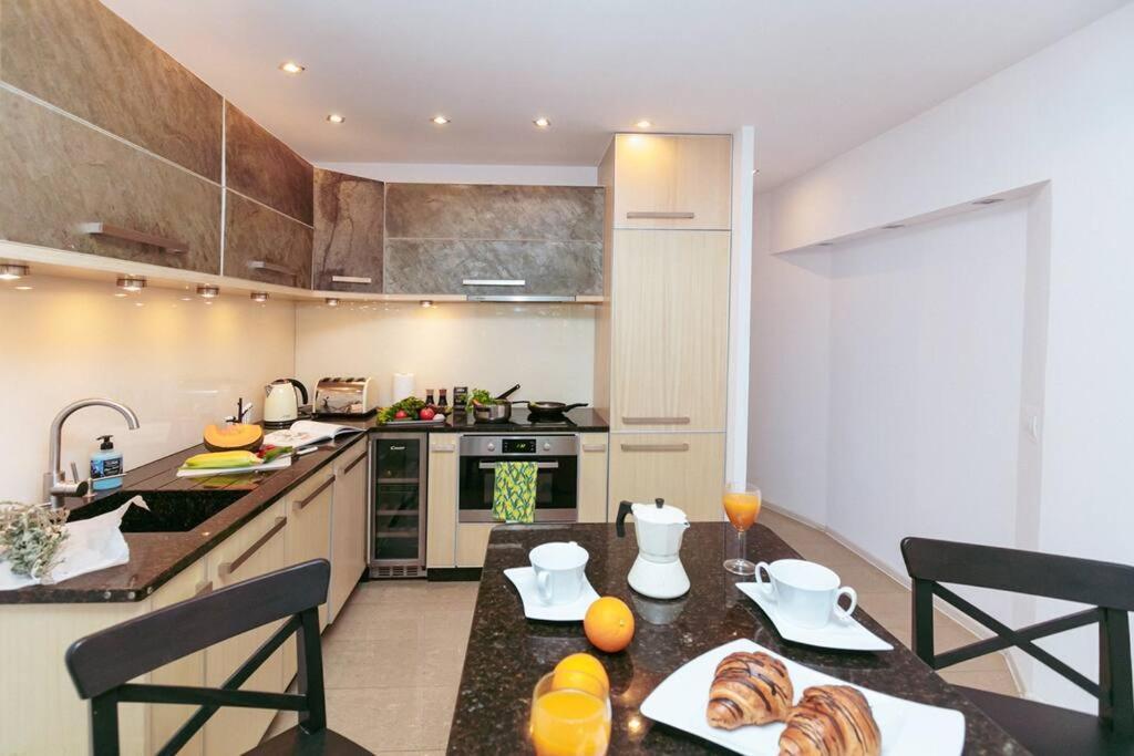 Apartment In The Heart Of Warsaw! 외부 사진