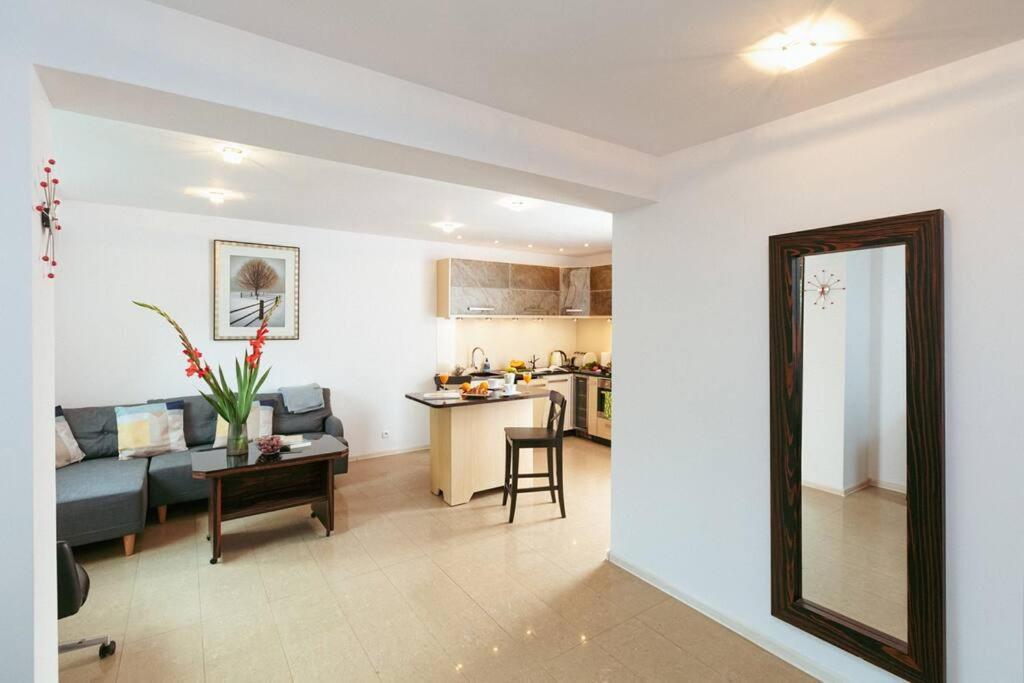 Apartment In The Heart Of Warsaw! 외부 사진