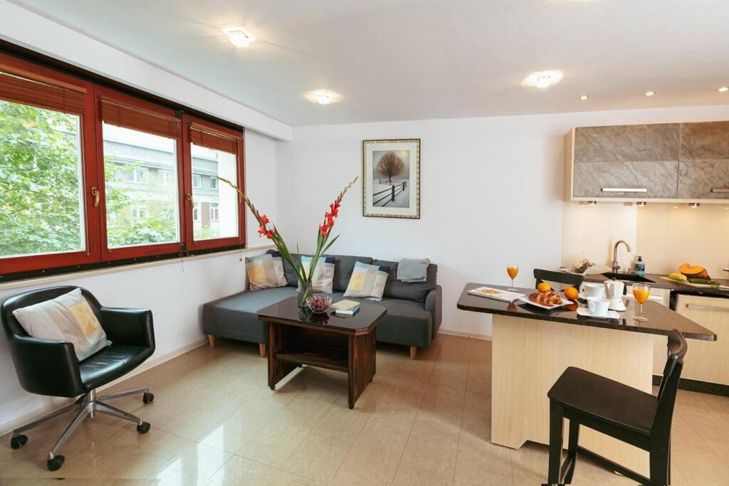 Apartment In The Heart Of Warsaw! 외부 사진
