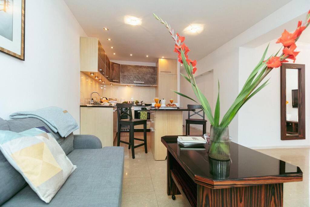 Apartment In The Heart Of Warsaw! 외부 사진