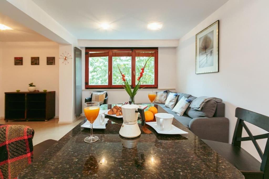 Apartment In The Heart Of Warsaw! 외부 사진